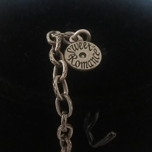 BEAUTIFUL NECKLACE - Picture 3 of 3